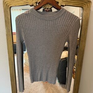 H&M Gray Ribbed Knit Top